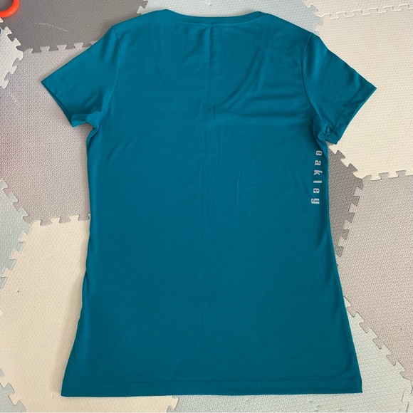 Oakley T-shirt - Picture 3 of 7